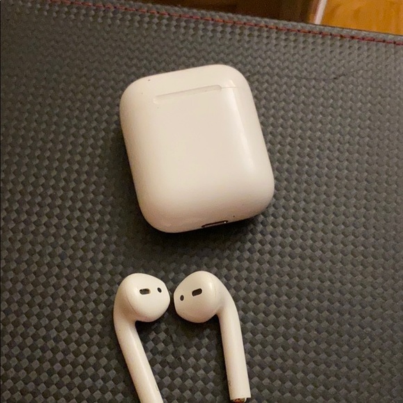 Apple AirPods